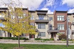 7 Adaskin Drive, Vaughan, ON L6A 4Z8