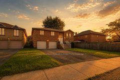 89 Metro Road N, Georgina, ON L4P 3W9