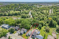 412 Andrew Street, Newmarket, ON L3Y 1H4