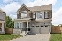 211 Busato Drive, Whitchurch-Stouffville, ON L4A 4X4