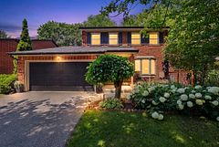 214 Lancaster Avenue, Newmarket, ON L3Y 5X2