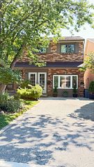 5 Doral Gate, Markham, ON L3T 7K6