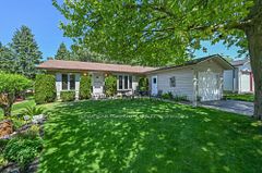 76 Tecumseth Pines Drive, New Tecumseth, ON L0G 1W0