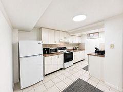 48 Foxfield Crescent Bsmt, Vaughan, ON L4K 5G1