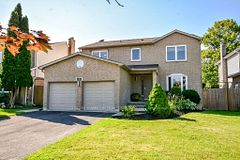 102 Colony Trail Boulevard, East Gwillimbury, ON L9N 1E3