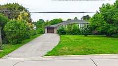 270 Walker Avenue, Bradford West Gwillimbury, ON L3Z 1Y6