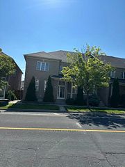 358 William Berczy Boulevard Main & 2nd, Markham, ON L6C 0C2