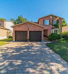 328 Salisbury Lane, Newmarket, ON L3Y 8A6