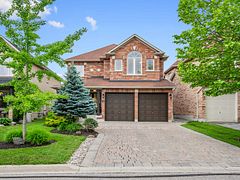23 Kerr Lane, Aurora, ON L4G 0E5