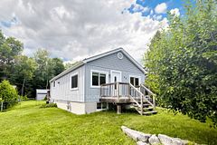96 Oak Avenue, East Gwillimbury, ON L4N 1A3