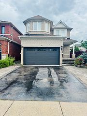 33 Deerwood Crescent, Richmond Hill, ON L4E 3V4