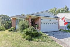 326 Darlington Crescent, Newmarket, ON L3Y 6N4