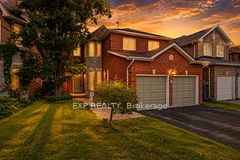 591 Plantation Gate, Newmarket, ON L3X 2C2
