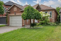 93 Sunbird Boulevard, Georgina, ON L4P 3V8