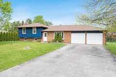 201 Parkside Crescent, Innisfil, ON L9S 1G2