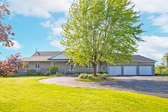 14 Pioneer Ridge Court, Essa, ON L0L 1N0