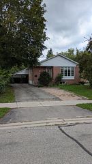 16 Child Drive A, Aurora, ON L4G 1Y5