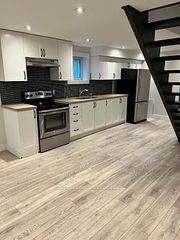 315 Millard Avenue, Newmarket, ON L3Y 1Z3
