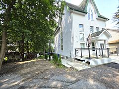 260 Metro Road N B, Georgina, ON L4P 3C8