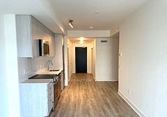 185 Deerfield Road 601, Newmarket, ON L3Y 0G7