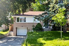 106 Levendale Road Lower, Richmond Hill, ON L4C 4H2
