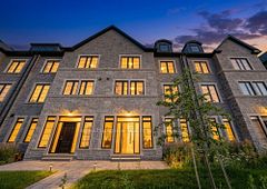 260 Eagle Street 09, Newmarket, ON L3Y 1K1