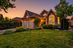 15 Ivygreen Road, Georgina, ON L4P 4B7