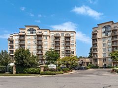 8 Maison Parc Court 703, Vaughan, ON L4J 9K5