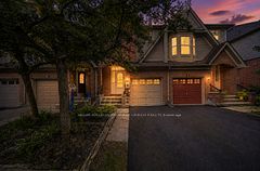 19 Evelyn Buck Lane, Aurora, ON L4G 7H9