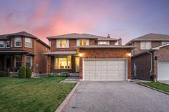122 Spring Town Road, Vaughan, ON L4L 8E6