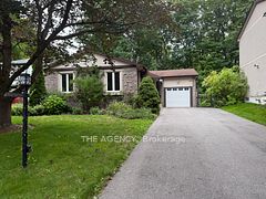 323 Waratah Avenue, Newmarket, ON L3Y 5J3