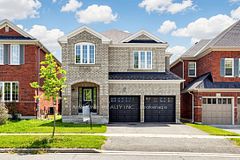 87 River Ridge Boulevard, Aurora, ON L4G 7T9