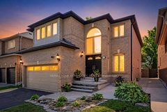 15 Klamath Court, Vaughan, ON L6A 2L7