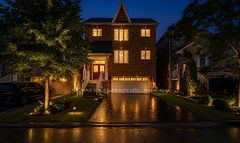 44 Matthew Boyd Crescent, Newmarket, ON L3X 3C3