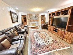 22 Waltham Crescent Basement, Richmond Hill, ON L4B 1Z2