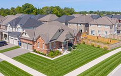 2 Cliff Thompson Court, Georgina, ON L0E 1R0