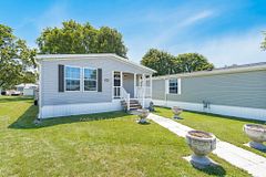 37 Hawthorne Drive, Innisfil, ON L9S 1P1