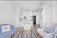 9471 Yonge Street 718, Richmond Hill, ON L4C 1V4
