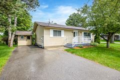 92 Tecumseth Pines Drive, New Tecumseth, ON L0G 1W0