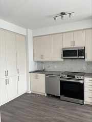 95 Oneida Crescent 511, Richmond Hill, ON L4B 0H5