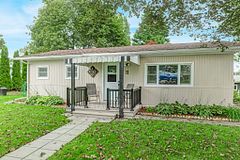 11 Hawthorne Drive, Innisfil, ON L9S 1P7