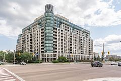 18 Harding Boulevard PH208, Richmond Hill, ON L4C 0T3