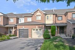 251 Denise Circle, Newmarket, ON L3X 2K1