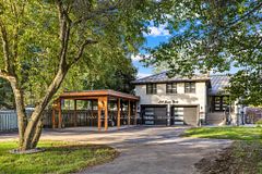 247 Sand Road, East Gwillimbury, ON L9N 1K1
