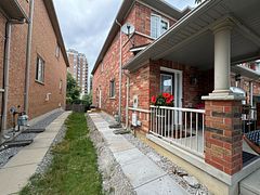97 Revelstoke Crescent Basement, Richmond Hill, ON L4B 4T4