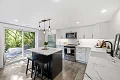 40 Bascom Street LOWER, Uxbridge, ON L9P 1J3