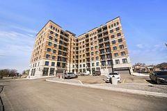 5917 Main Street Ph811, Whitchurch-Stouffville, ON L4A 5G4