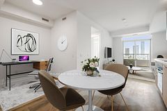5 Meadowdale Road 1209, Vaughan, ON L4K 0C7