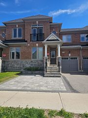 19 Walter English Drive, East Gwillimbury, ON L9N 0R8