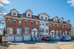 28 Loring Doolittle Court, Aurora, ON L4G 7Y8